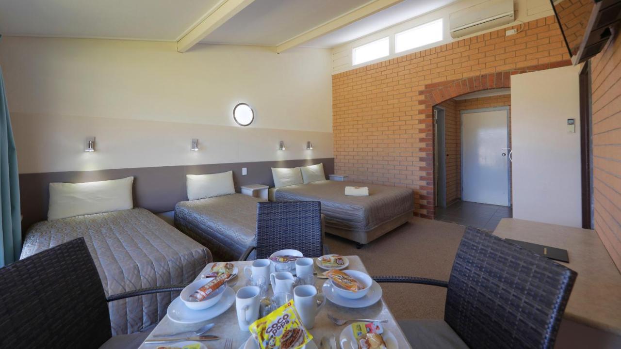 Tenterfield Motor Inn Exterior foto